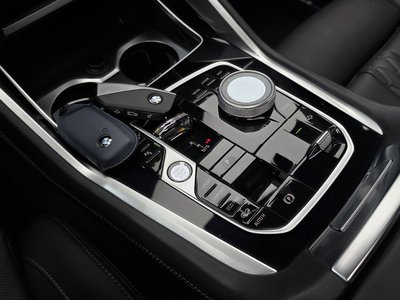 2025 BMW X6 — миниатюра 12