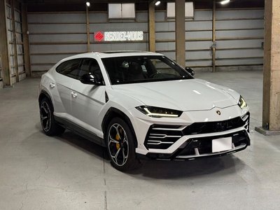 LAMBORGHINI URUS - 1