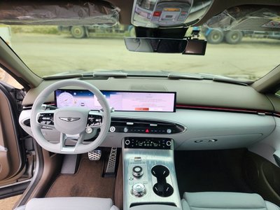 2026 Genesis ELECTRIFIED GV70 photo 8