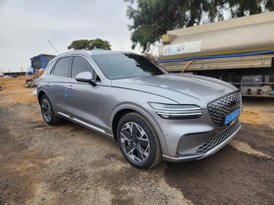 2026 Genesis ELECTRIFIED GV70 photo 2