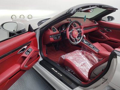 PORSCHE 718 BOXSTER - 10