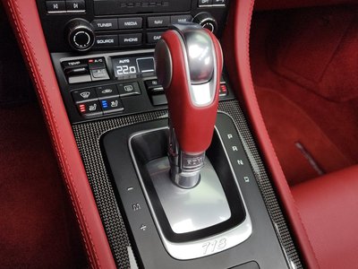 PORSCHE 718 BOXSTER - 9