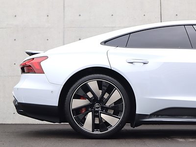 صورة مصغرة 25 لـ 2024 AUDI E-TRON GT QUATTRO