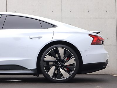 صورة مصغرة 22 لـ 2024 AUDI E-TRON GT QUATTRO