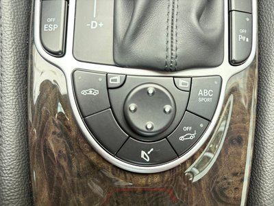 2005 Mercedes-BENZ SL thumbnail 33