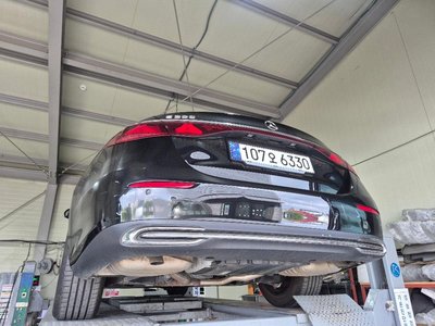 MERCEDES-BENZ E-CLASS - 3