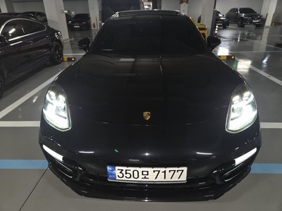 PORSCHE PANAMERA