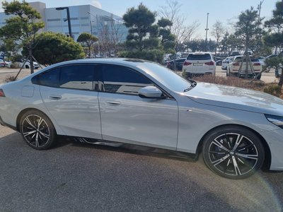 BMW 5 SERIES - 2