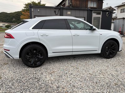 AUDI Q8 - 10