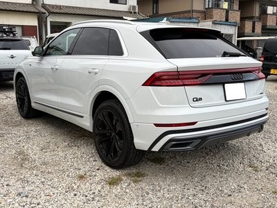 AUDI Q8 - 4