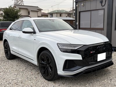 AUDI Q8 - 1
