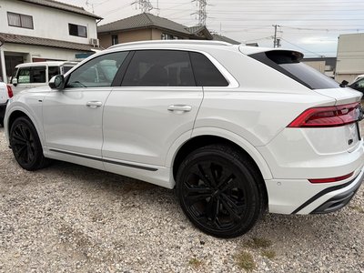 AUDI Q8 - 7