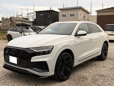 AUDI Q8 - 5