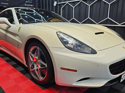 FERRARI CALIFORNIA - 3