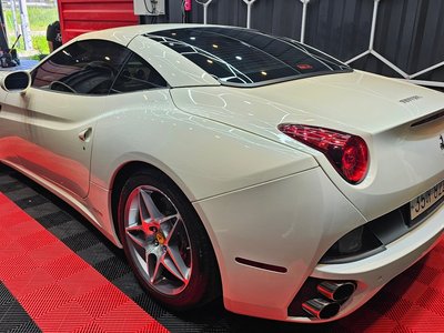 FERRARI CALIFORNIA - 5