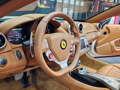 FERRARI CALIFORNIA - 9