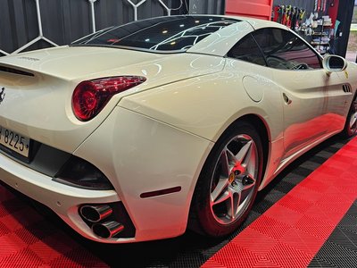 FERRARI CALIFORNIA - 4