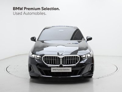 2025 BMW 5 SERIES 照片 2