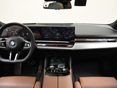 2025 BMW 5 SERIES 照片 4
