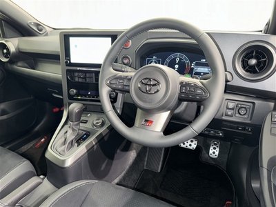 2025 Toyota GR YARIS — фото 8