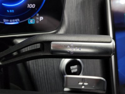 MERCEDES-BENZ EQS - 9