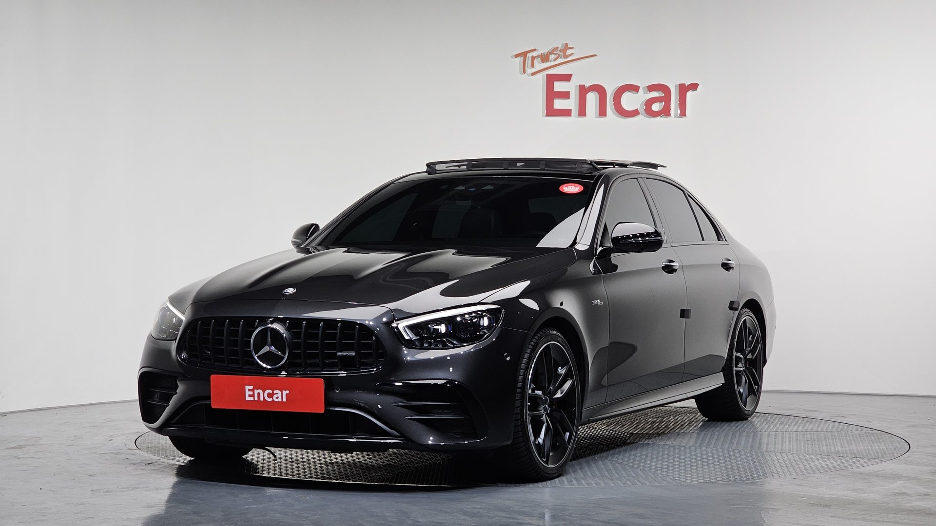 MERCEDES-BENZ E-CLASS - View 1