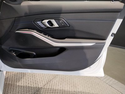 صورة مصغرة 25 لـ 2025 BMW 3 SERIES