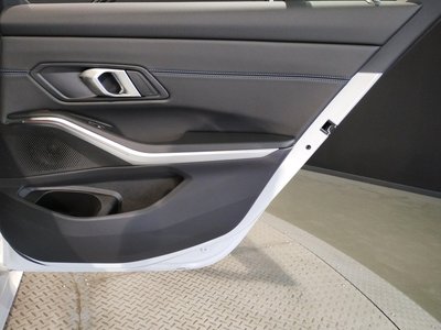صورة مصغرة 24 لـ 2025 BMW 3 SERIES