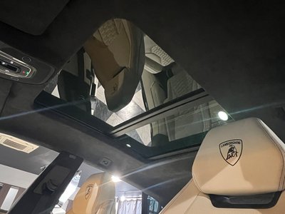 2020 Lamborghini URUS thumbnail 27
