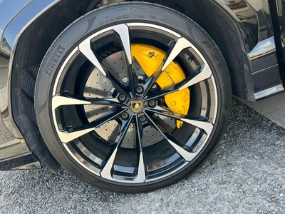 2020 Lamborghini URUS thumbnail 11