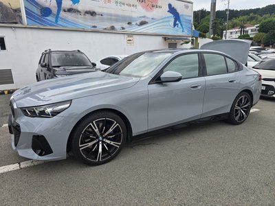 BMW 5 SERIES - 1
