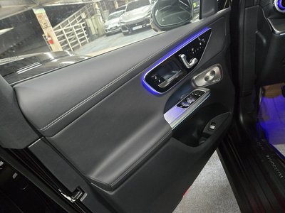 MERCEDES-BENZ GLC - 7