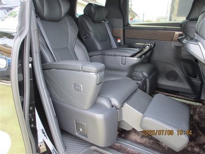 صورة 8 لـ 2024 Toyota ALPHARD