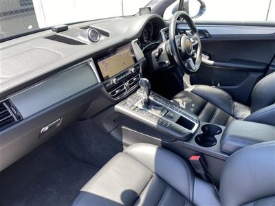صورة 8 لـ 2020 Porsche MACAN