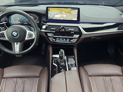 2022 BMW 5 SERIES photo 5