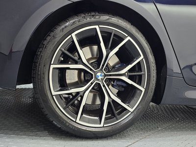 2022 BMW 5 SERIES photo 6