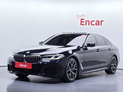 2022 BMW 5 SERIES photo 1