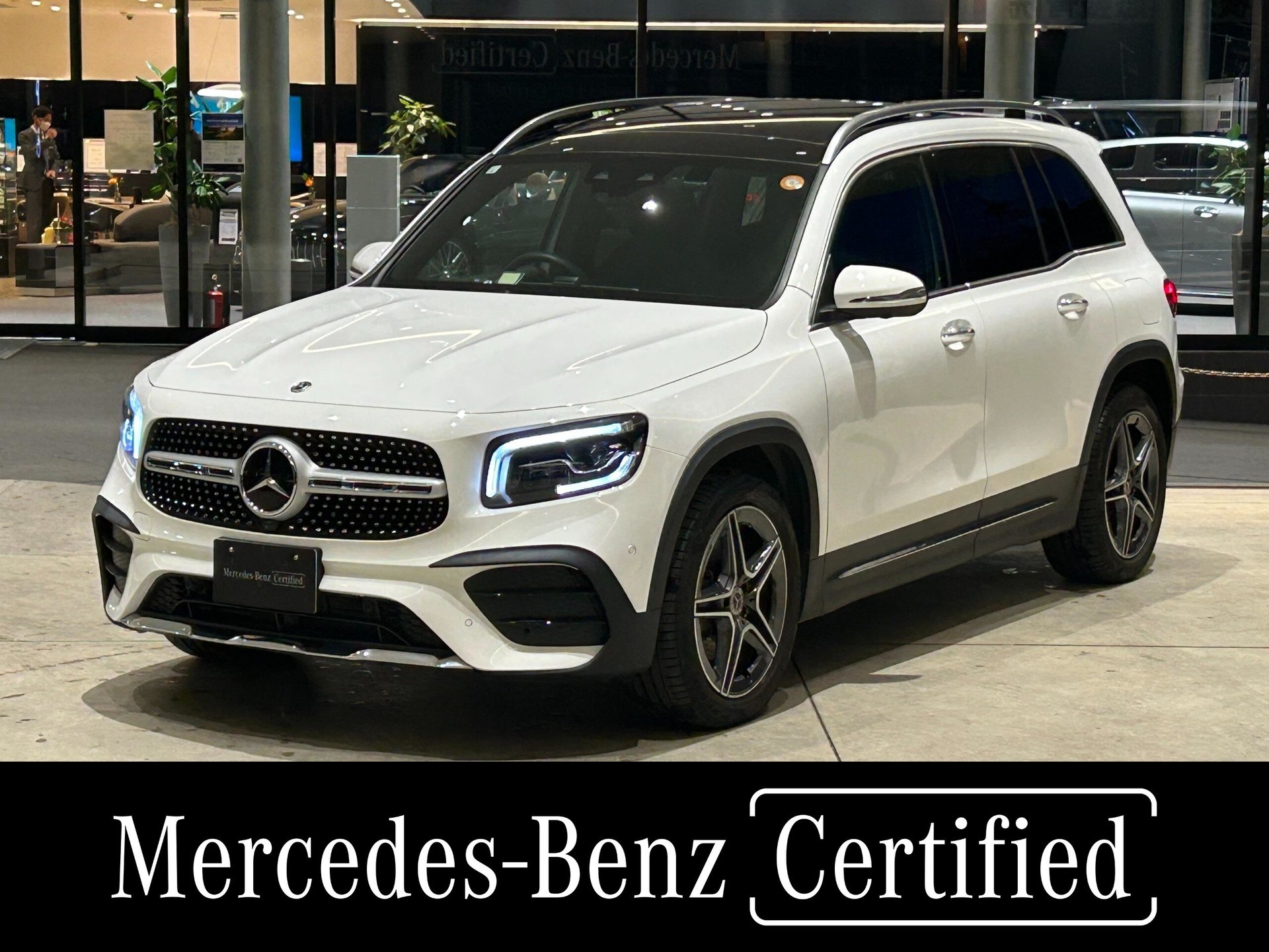 MERCEDES-BENZ GLB - View 1