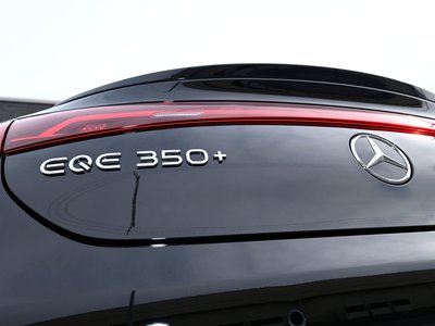 MERCEDES-BENZ EQE - 9