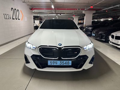 صورة 2 لـ 2024 BMW I5