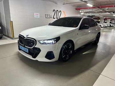 صورة 1 لـ 2024 BMW I5