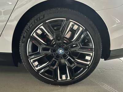 صورة 6 لـ 2024 BMW I5