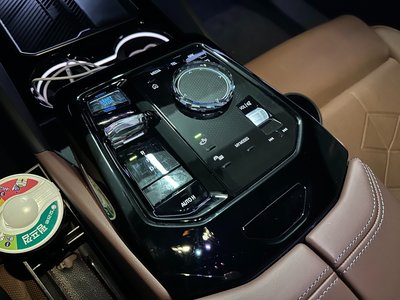 2024 BMW I5 — миниатюра 11