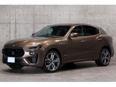2021 Maserati LEVANTE photo 1