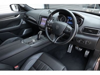 2021 Maserati LEVANTE photo 7