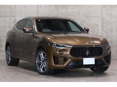 2021 Maserati LEVANTE photo 4