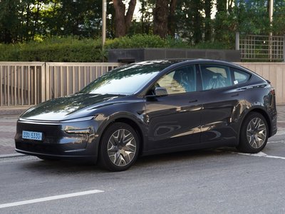 2026 Tesla MODEL Y 照片 1