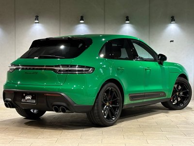 PORSCHE MACAN - 8