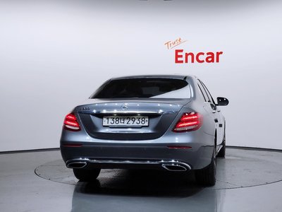 صورة 3 لـ 2020 Mercedes-BENZ E-CLASS