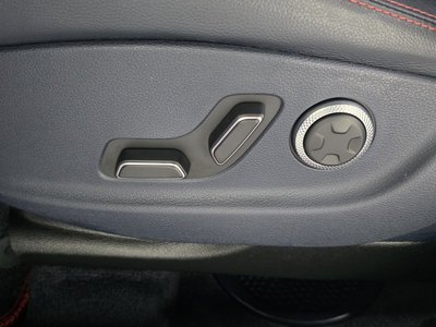 2023 Genesis GV70 — миниатюра 31